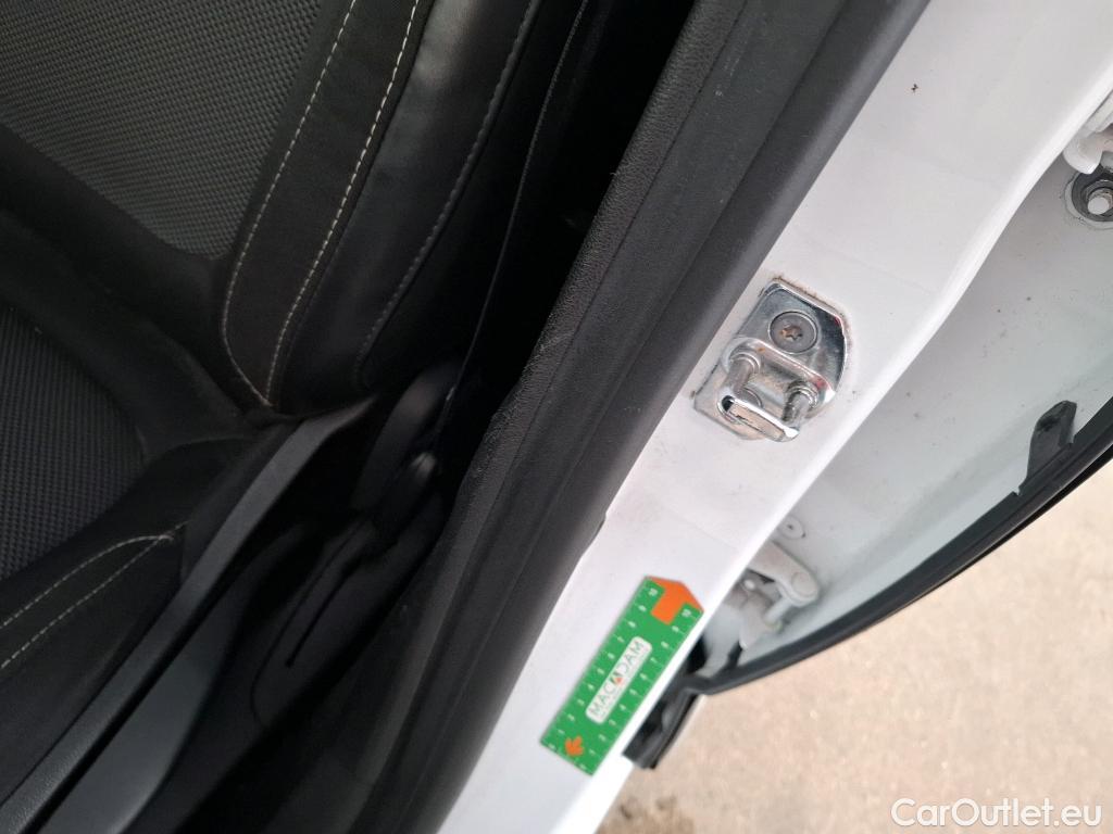  Renault  Megane  IV Berline 5pt. Société Air Nav 1.5 dCi 90CV BVM6 E6 #33