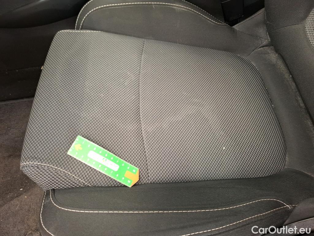  Renault  Megane  IV Berline 5pt. Société Air Nav 1.5 dCi 90CV BVM6 E6 #38