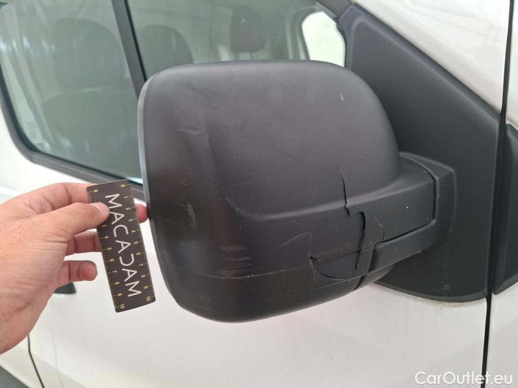  Renault  Trafic  Furgon Grand Confort L1H1 1200 1.6 dCi 120CV BVM6 E6 #69