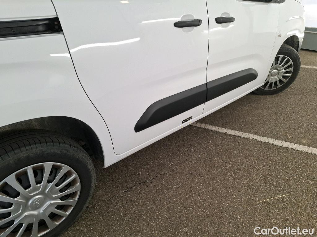  Toyota  Proace TOYOTA  City / 2019 / 4P / Fourgonnette 1.5 Medium 100 D-4D Business #1