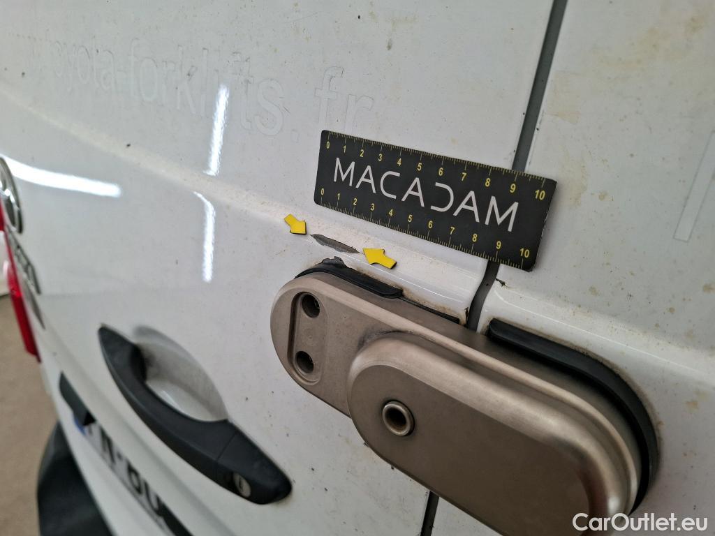  Toyota  Proace TOYOTA  / 2016 / 4P / Fourgon tôlé 2.0 D MEDIUM 120 D-4D DYNAMIC #73