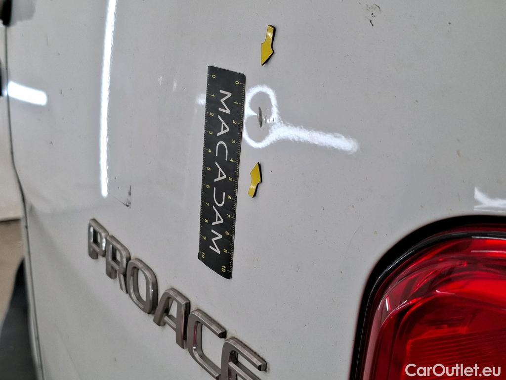  Toyota  Proace TOYOTA  / 2016 / 4P / Fourgon tôlé 2.0 D MEDIUM 120 D-4D DYNAMIC #75