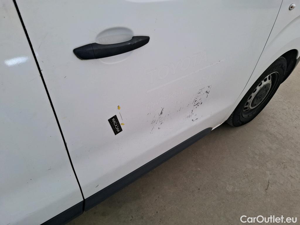  Toyota  Proace TOYOTA  / 2016 / 4P / Fourgon tôlé 2.0 D MEDIUM 120 D-4D DYNAMIC #61