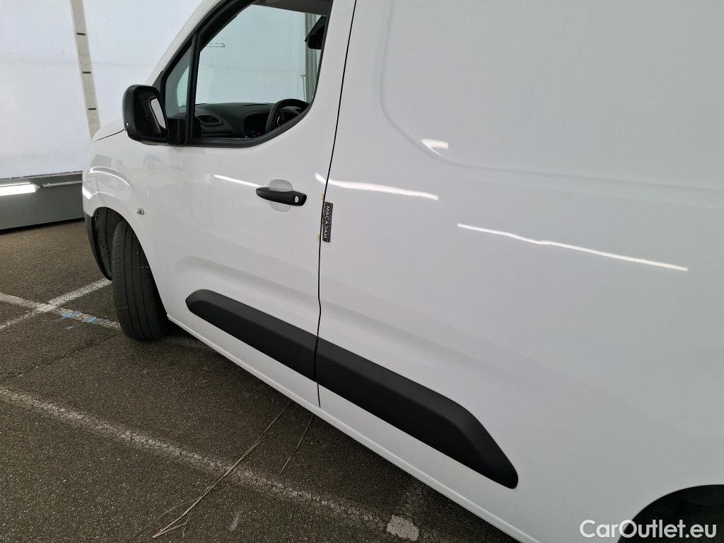  Toyota  Proace TOYOTA  City / 2019 / 4P / Fourgonnette 1.5 Medium 100 D-4D Business #8