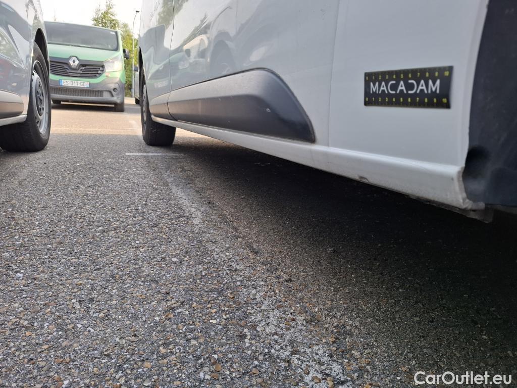  Toyota  Proace TOYOTA  / 2016 / 4P / Fourgon tôlé 2.0 D MEDIUM 120 D-4D DYNAMIC #77