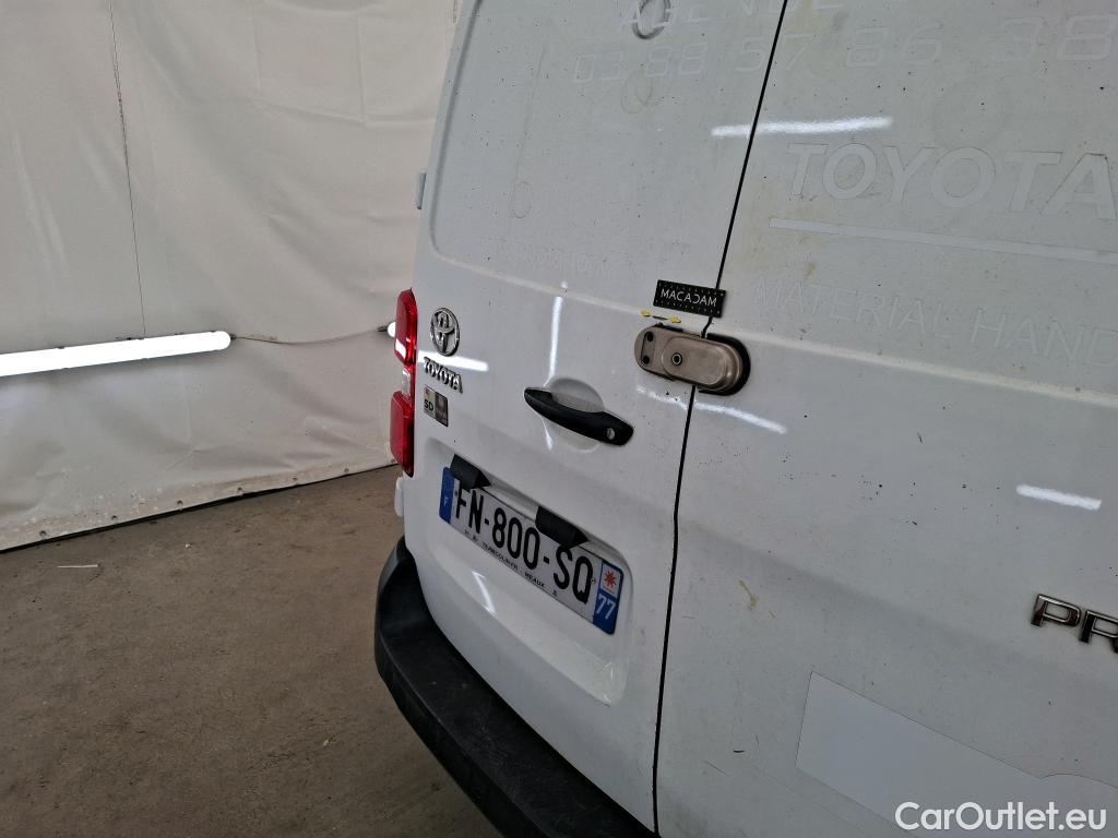  Toyota  Proace TOYOTA  / 2016 / 4P / Fourgon tôlé 2.0 D MEDIUM 120 D-4D DYNAMIC #72