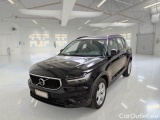  Volvo  XC 40 VOLVO XC40 / 2017 / 5P / SUV T2 MOMENTUM CORE 