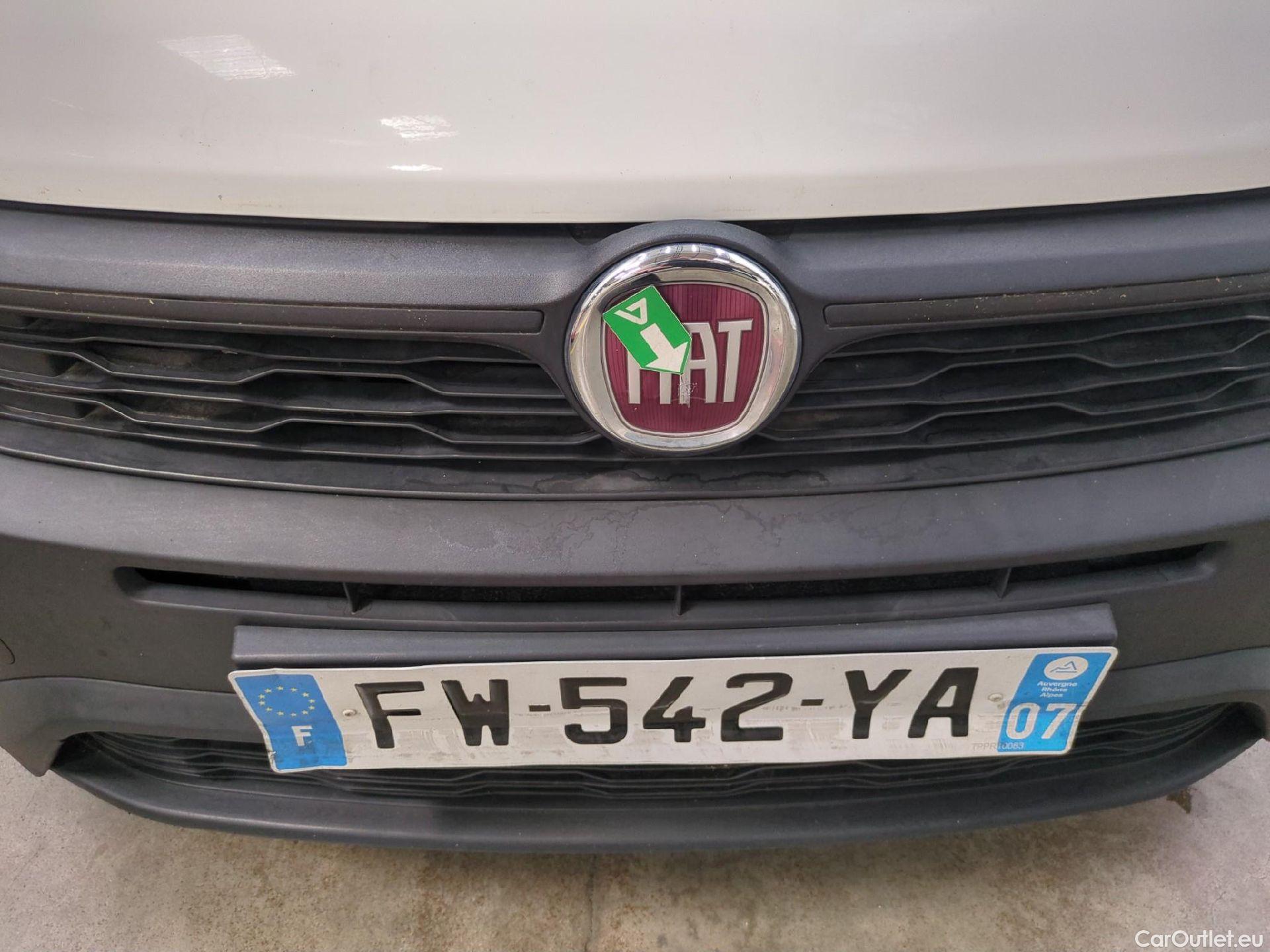  Fiat  Doblo FIAT Doblò Cargo / 2015 / 4P / Fourgonnette 1.6 Multijet 105 Business #19