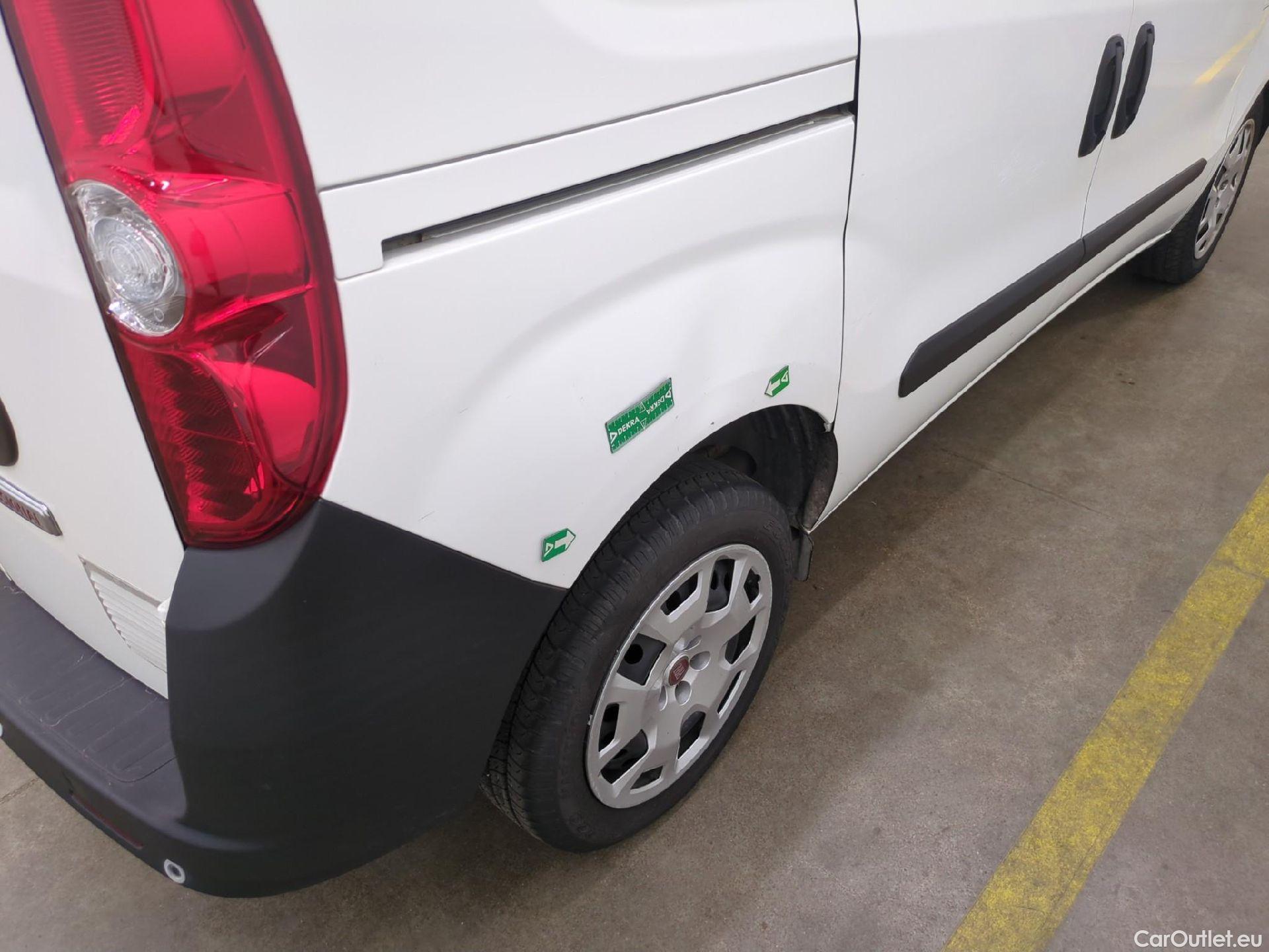  Fiat  Doblo FIAT Doblò Cargo / 2015 / 4P / Fourgonnette 1.6 Multijet 105 Business #4