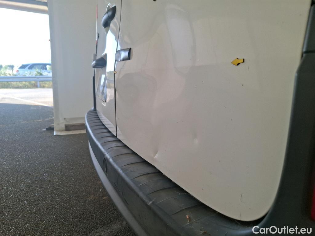  Renault  Kangoo  Express Extra (Série Spéciale) 1.5 dCi 75CV BVM5 E6 #2