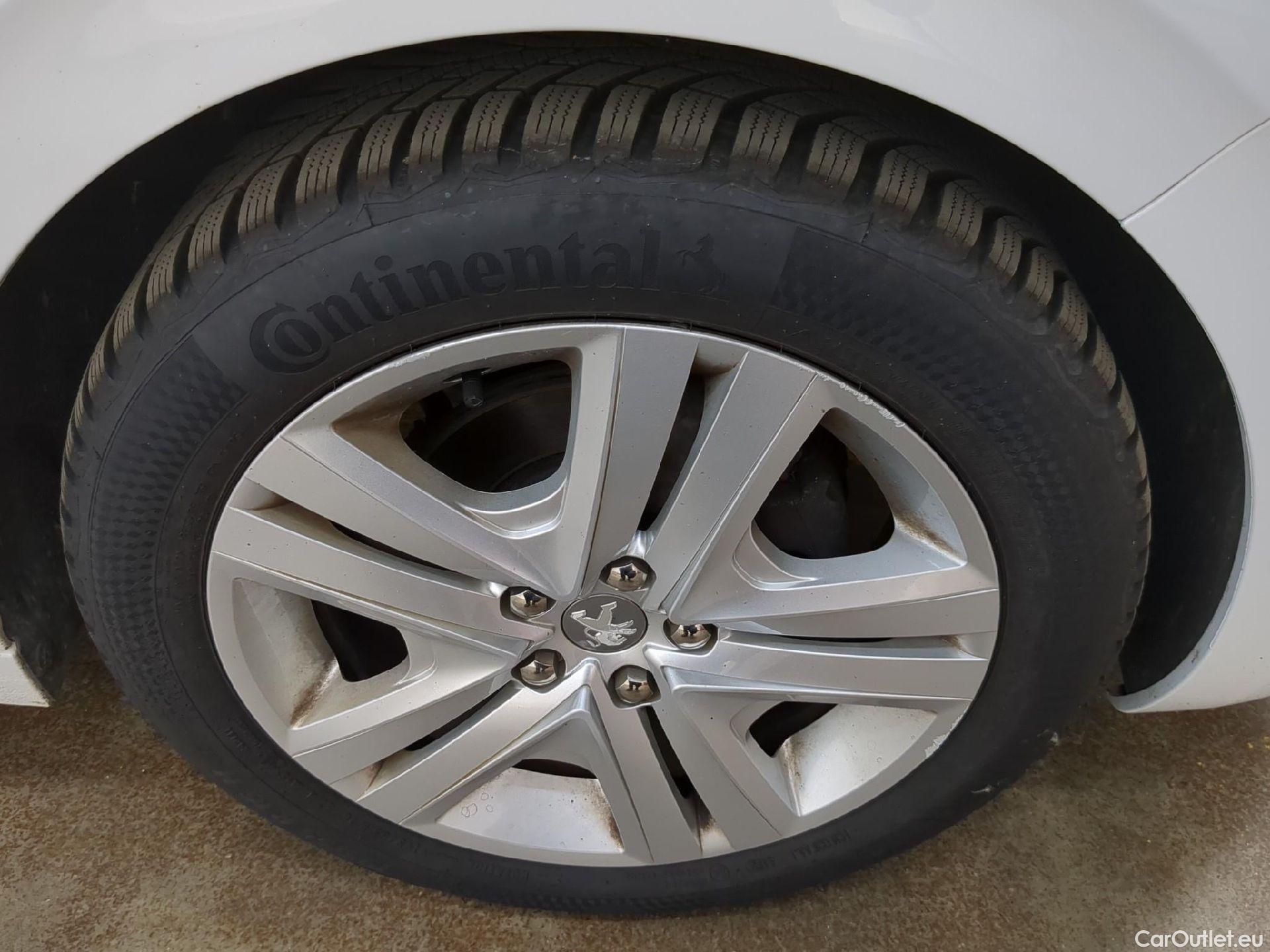  Peugeot  208  Allure Business 1.2 PureTech 110CV BVM5 E6 #9