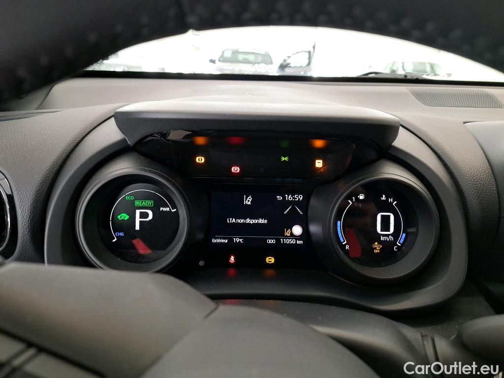  Toyota  Yaris Cross TOYOTA  Hybride / 2021 / 5P / SUV 1.5 HYBRID 116H DESIGN AUTO #1