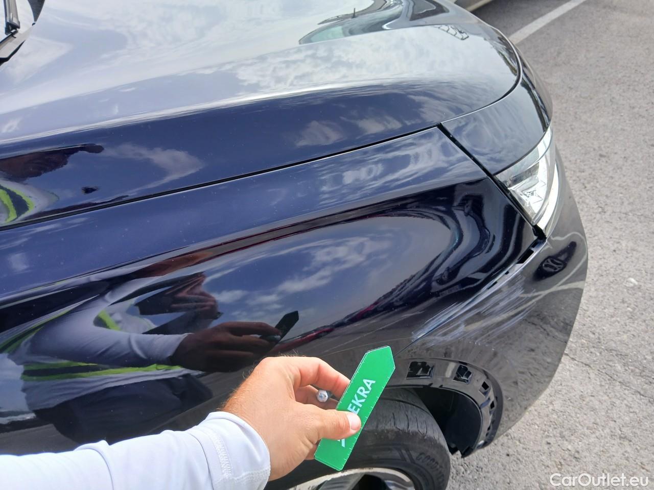  DS  DS7 DS DS 7 Crossback / 2017 / 5P / todoterreno BlueHDi DE 96kW (130CV) AT Bastille + #54