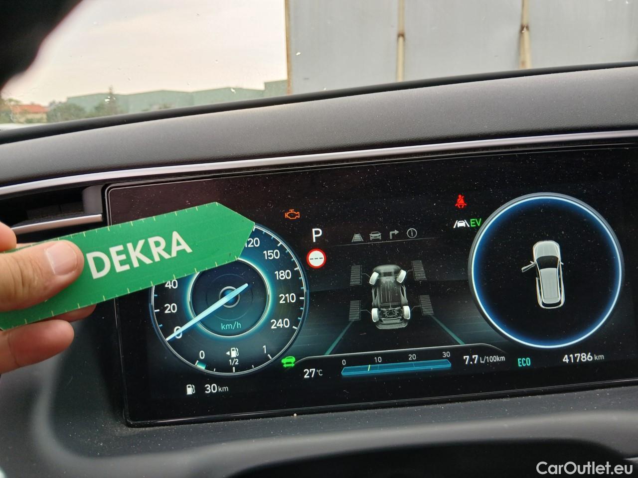  Hyundai  Tucson HYUNDAI  / 2020 / 5P / todoterreno 1.6 TGDI PHEV 195kW Tecno Sky Auto 4x4 #41