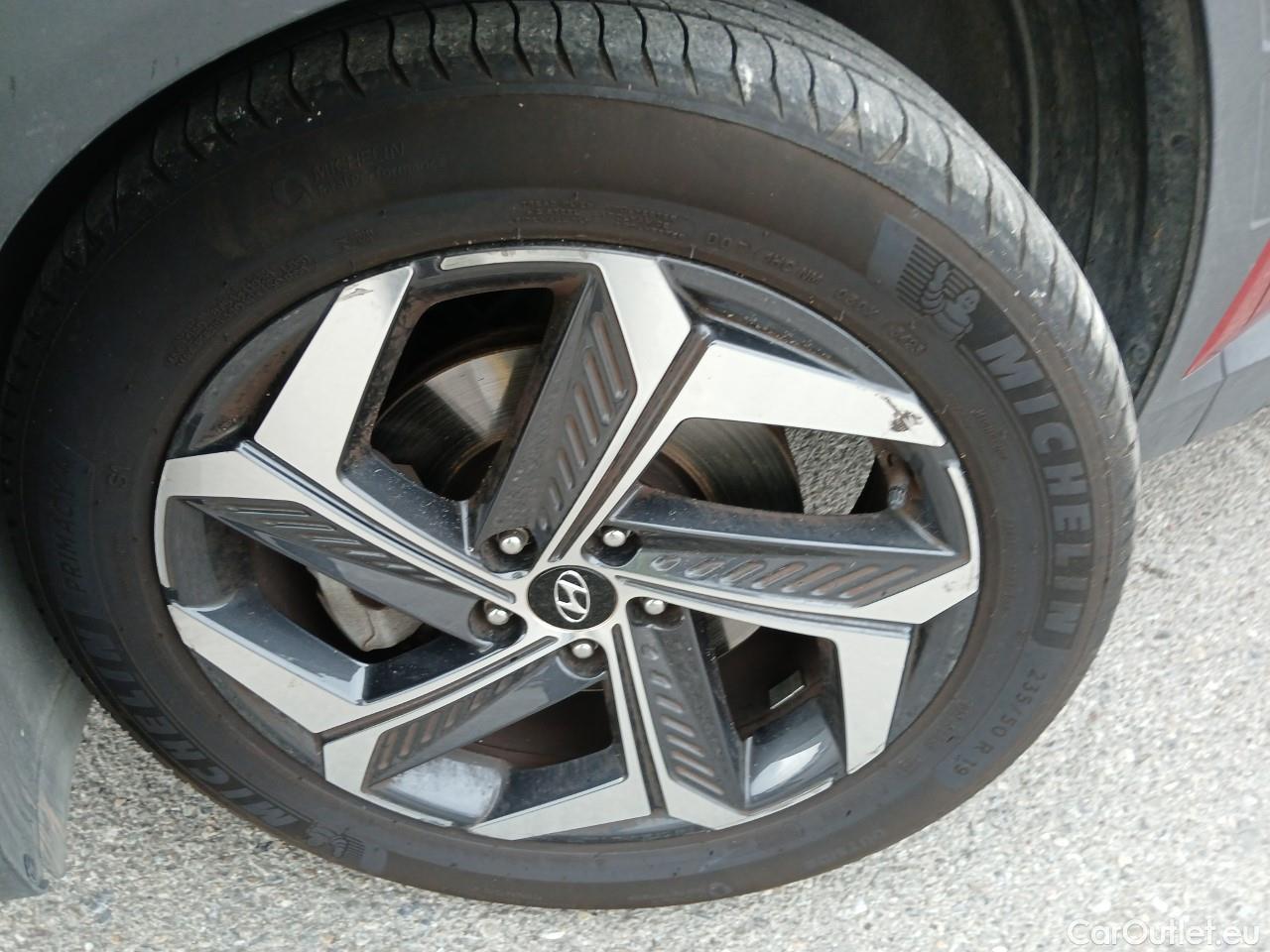 Hyundai  Tucson HYUNDAI  / 2020 / 5P / todoterreno 1.6 TGDI PHEV 195kW Tecno Sky Auto 4x4 #13