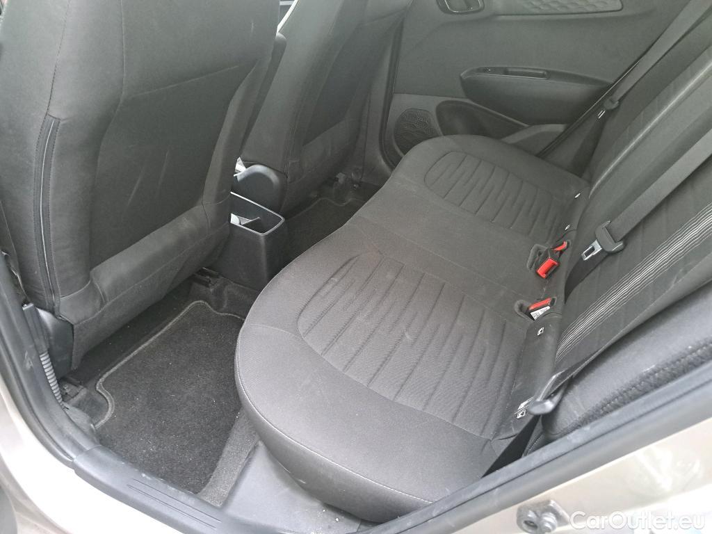  Hyundai  i10 HYUNDAI  / 2020 / 5P / berlina con portón 1.2 Tecno 2C #16