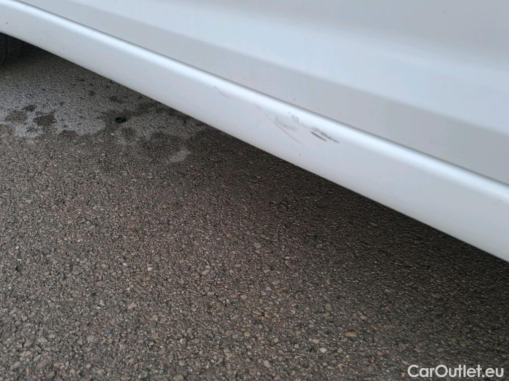  Nissan  Micra NISSAN  / 2017 / 5P / berlina con portón IG-T 74 kW (100 CV) E6D CVT Acenta #12