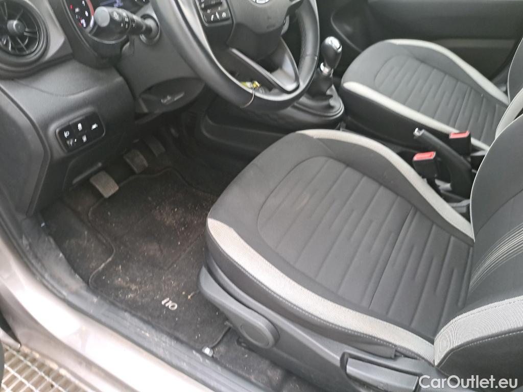  Hyundai  i10 HYUNDAI  / 2020 / 5P / berlina con portón 1.2 Tecno 2C #17