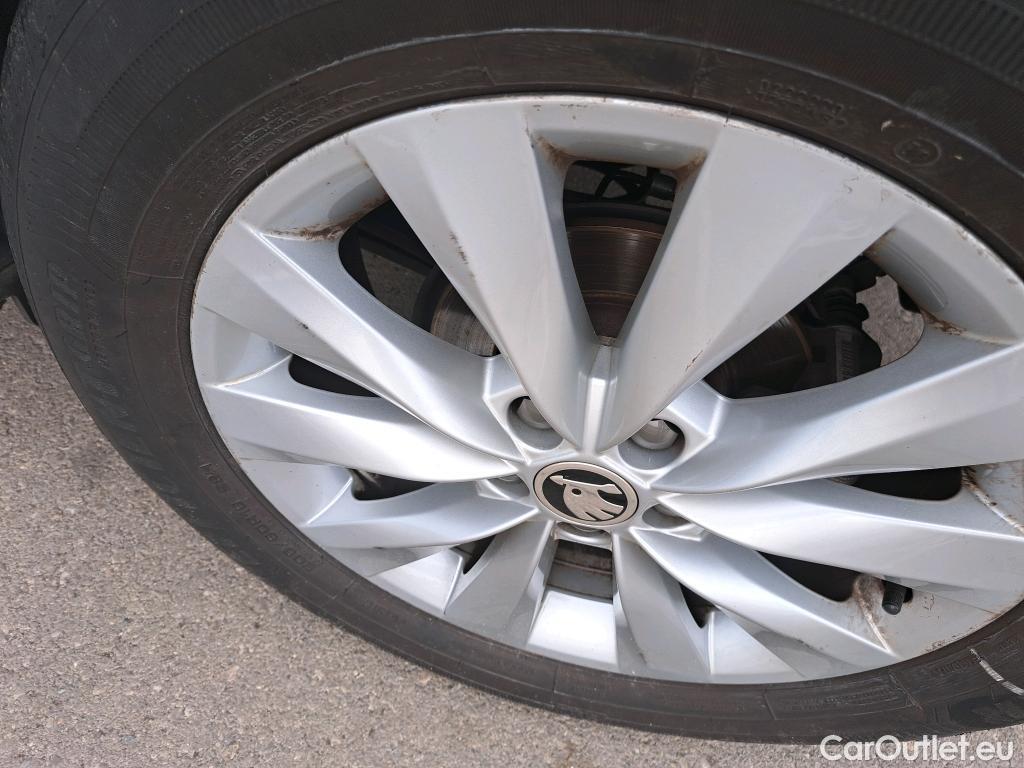  Skoda  KAMIQ SKODA  1.0 TSI 81kW (110CV) DSG Ambition #4