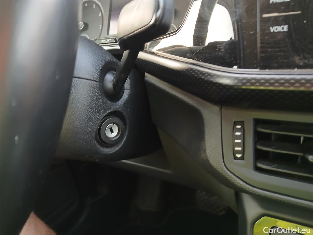  Volkswagen  T-CROSS  Advance 1.0 TSI 110CV AT7 E6d #2