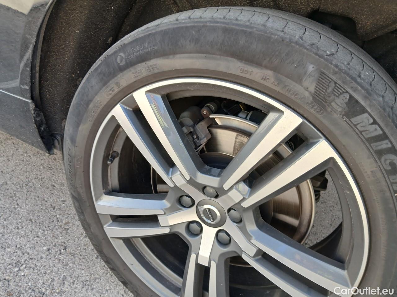  Volvo  XC60 VOLVO  / 2017 / 5P / todoterreno 2.0 T6 AWD Recharge Inscription Auto #16