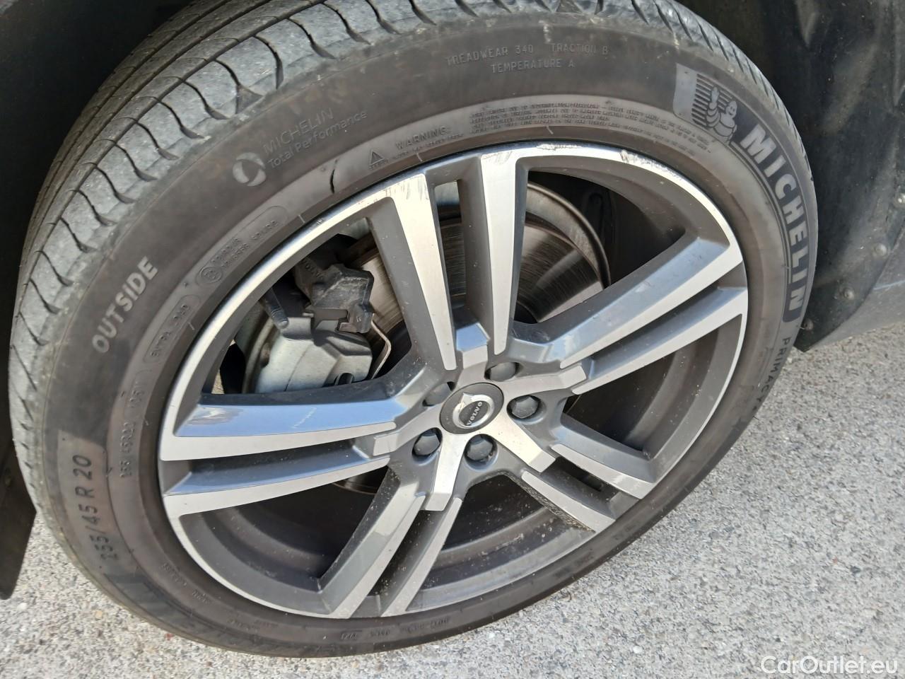  Volvo  XC60 VOLVO  / 2017 / 5P / todoterreno 2.0 T6 AWD Recharge Inscription Auto #13