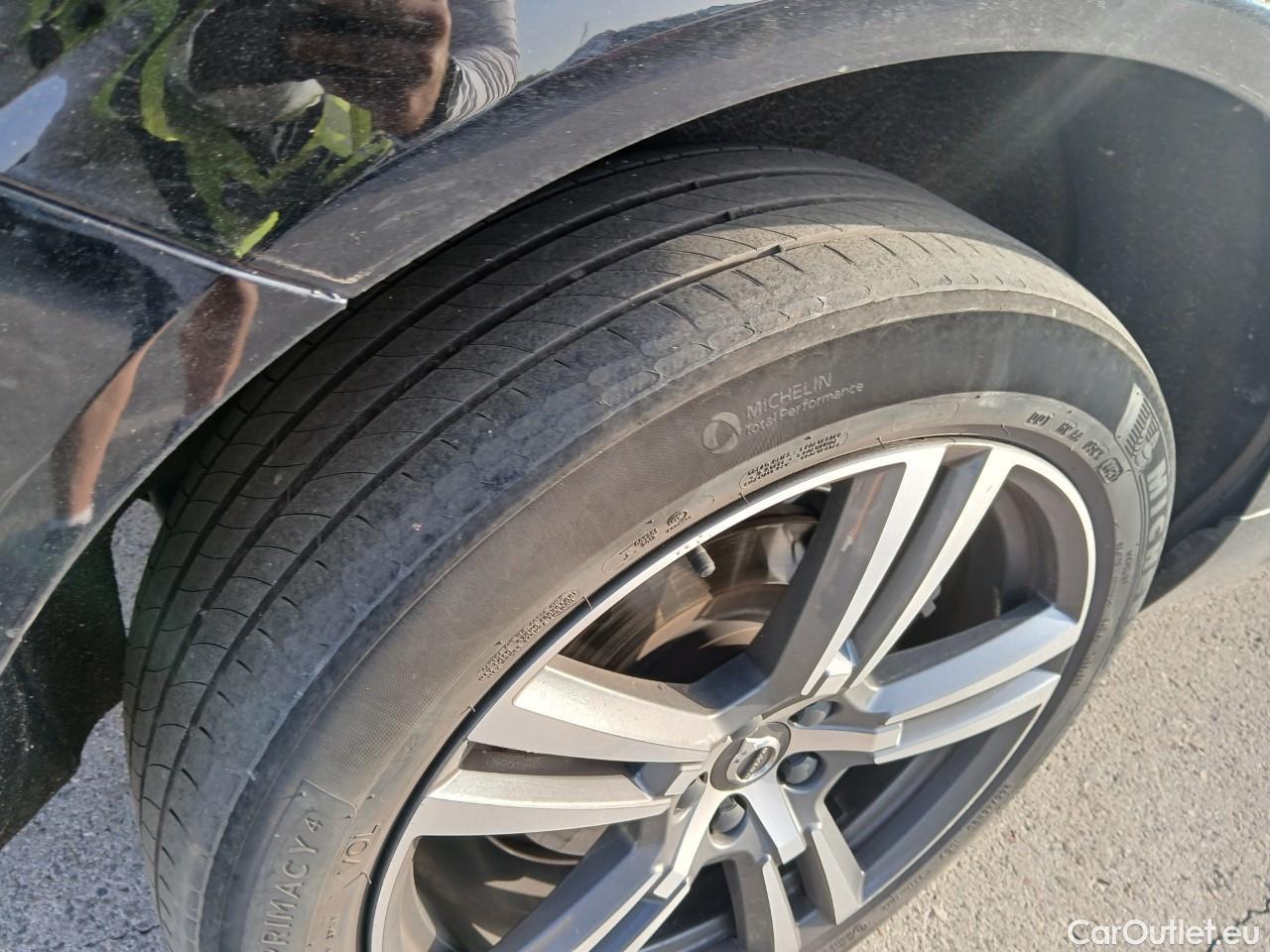  Volvo  XC60 VOLVO  / 2017 / 5P / todoterreno 2.0 T6 AWD Recharge Inscription Auto #5