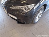  Alfa Romeo   STELVIO ALFA ROMEO / 2017 / 5P / SUV 2.2 TURBO DIESEL 190CV BUSINESS AT8 Q4 #29