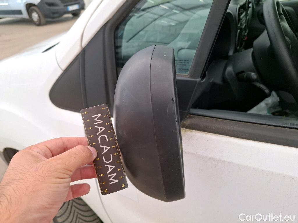  Citroen  Berlingo  Fourgon Club L1 (Court) 1.6 BlueHDi 75CV BVM5 E6 / VENTE SANS CG CT A FAIRE POUR FAIRE DUPLI #3