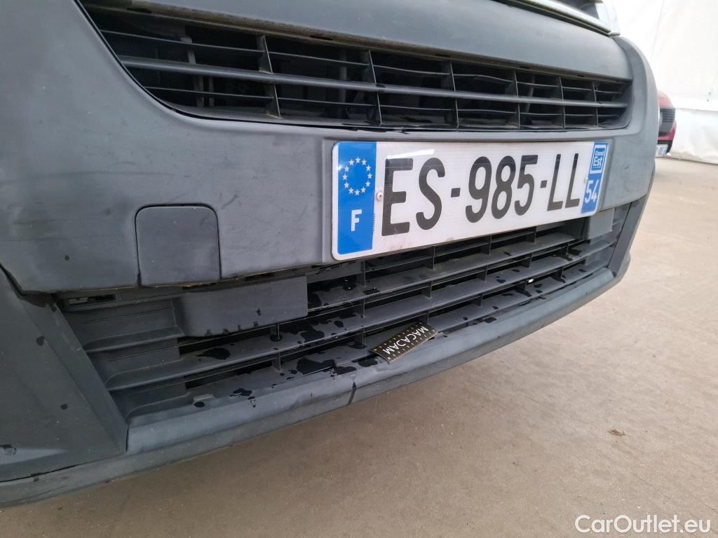  Citroen  Berlingo  Fourgon Club L1 (Court) 1.6 BlueHDi 75CV BVM5 E6 / VENTE SANS CG CT A FAIRE POUR FAIRE DUPLI #7
