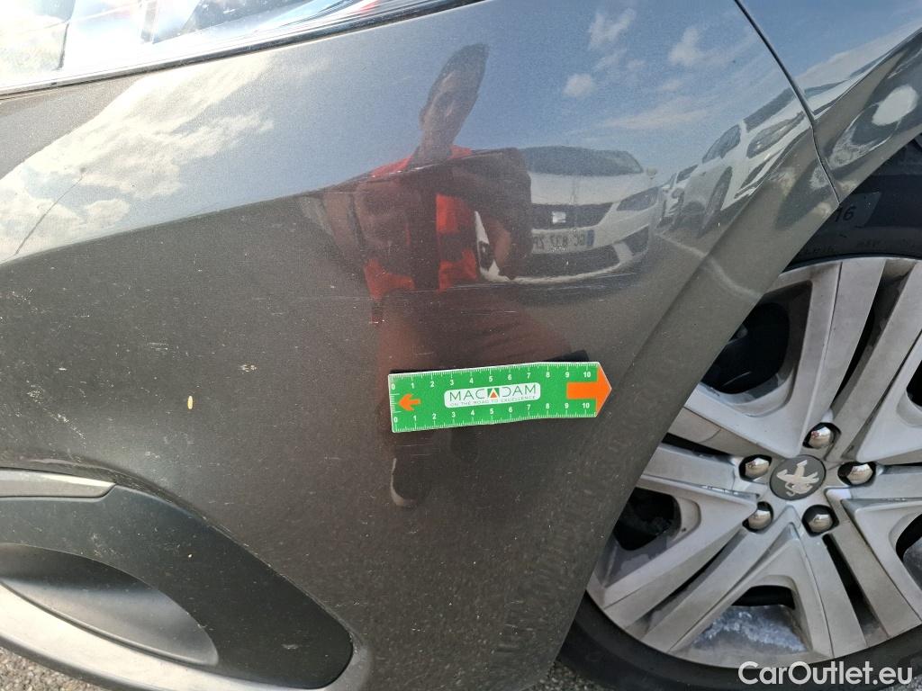  Peugeot  208 PEUGEOT  / 2015 / 5P / Berline &BLUEHDI 100 S&S ALLURE BUSINESS #8