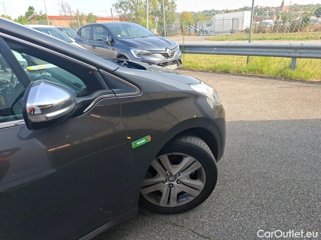  Peugeot  208 PEUGEOT  / 2015 / 5P / Berline &BLUEHDI 100 S&S ALLURE BUSINESS #5