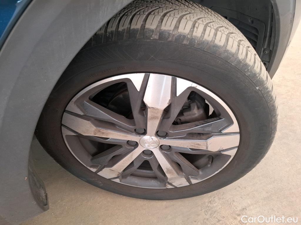  Peugeot  3008  Allure Pack 1.2 PureTech 130CV BVA8 E6d #5
