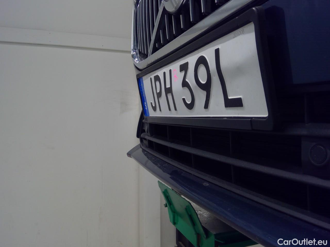  Volvo  XC60  T6 340 Ins. Rech. 4WD Aut #8