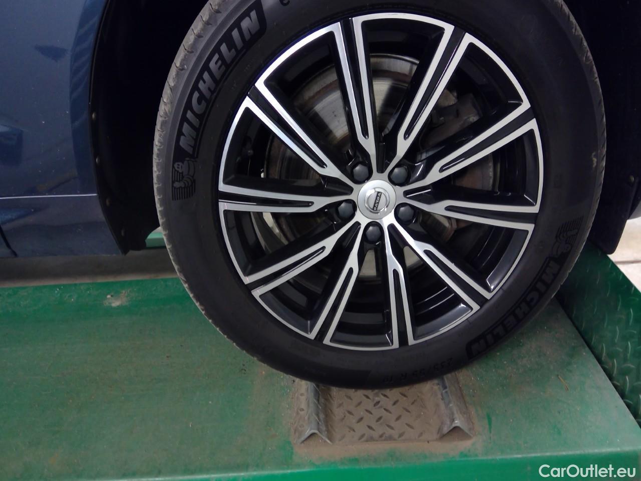  Volvo  XC60  T6 340 Ins. Rech. 4WD Aut #38
