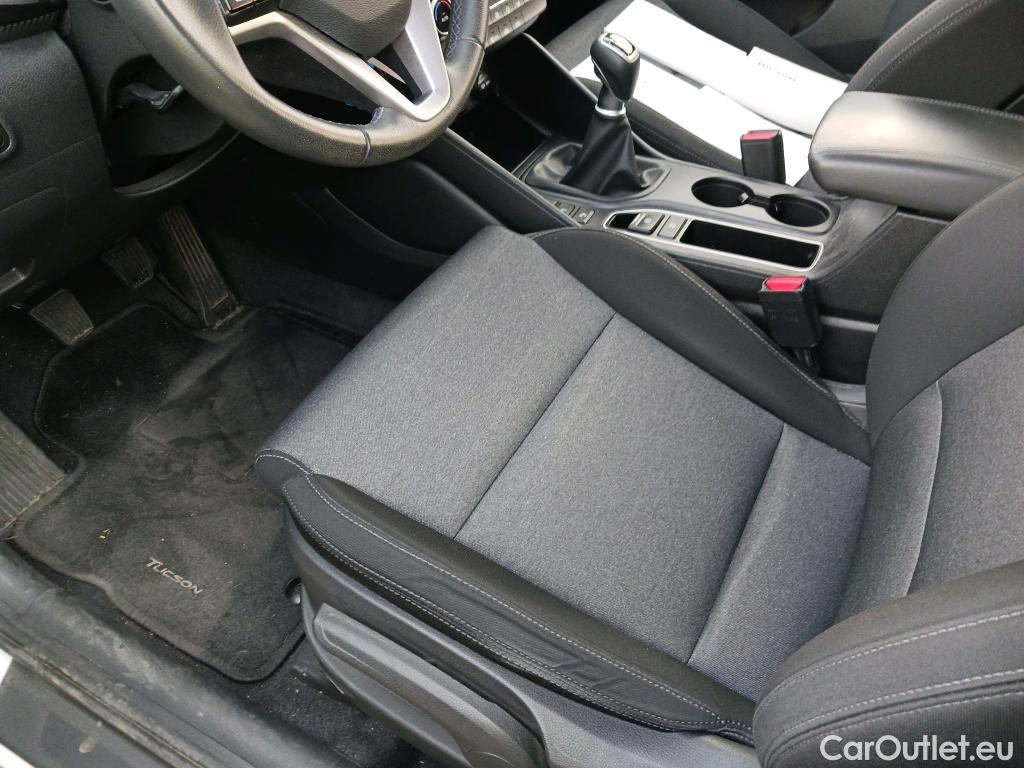 Hyundai  Tucson HYUNDAI  / 2018 / 5P / todoterreno 1.6 CRDI 85kW (116CV) 48V SLE Sky 4X2(SL)(SP) #12