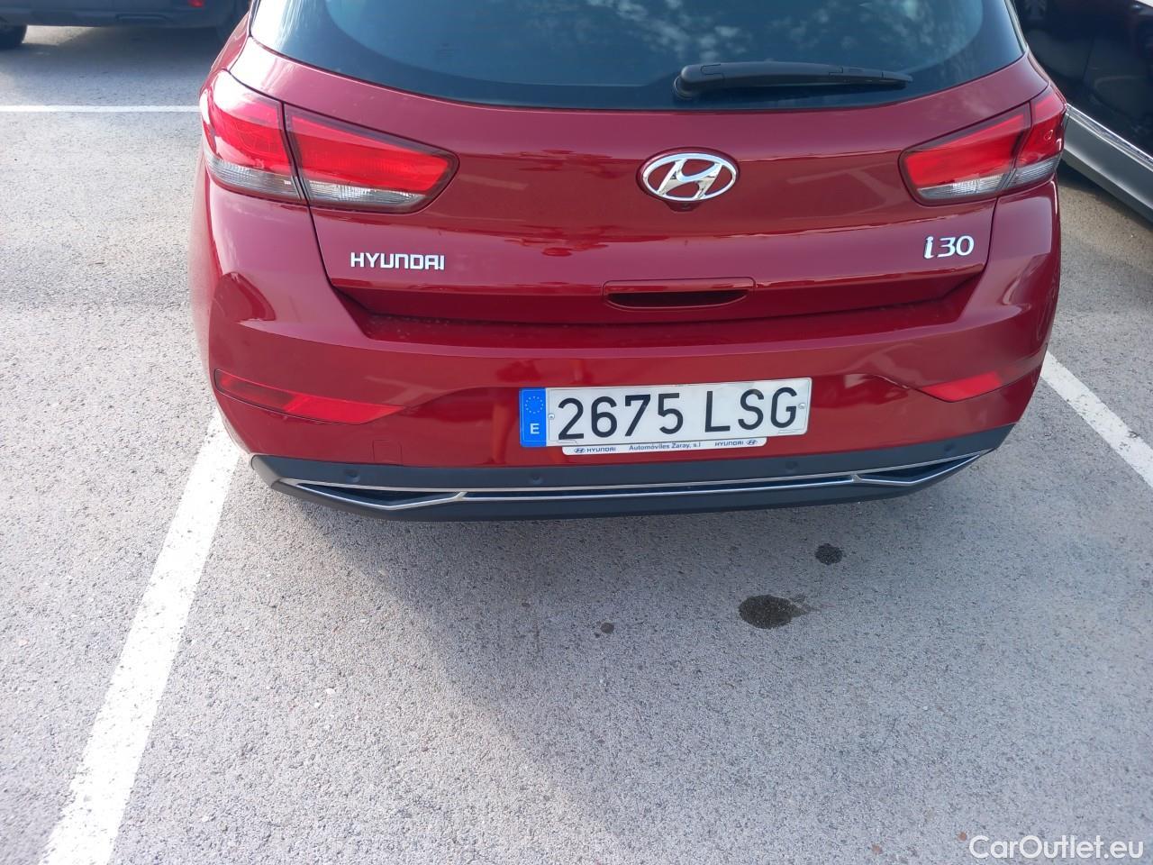  Land Rover  Discovery HYUNDAI i30 / 2020 / 5P / berlina con portón 1.6 CRDI 85kW (116CV) Klass  #10