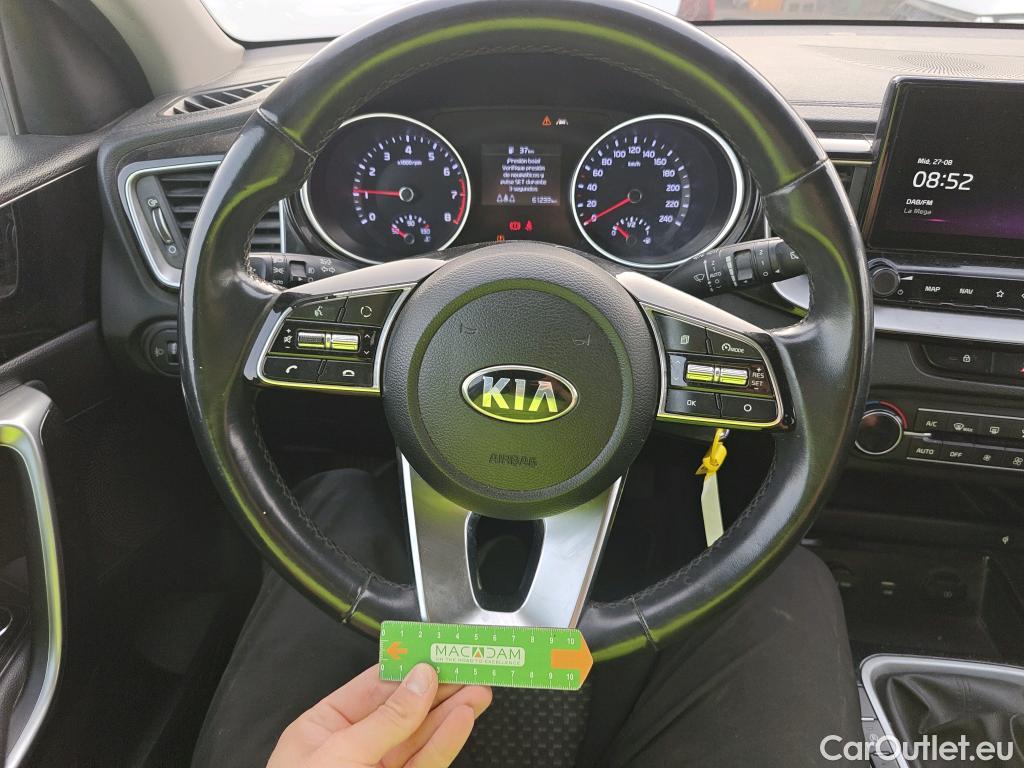 KIA  Cee'd KIA Ceed / 2018 / 5P / berlina con portón 1.0 T-GDi 74kW (100CV) Tech #36
