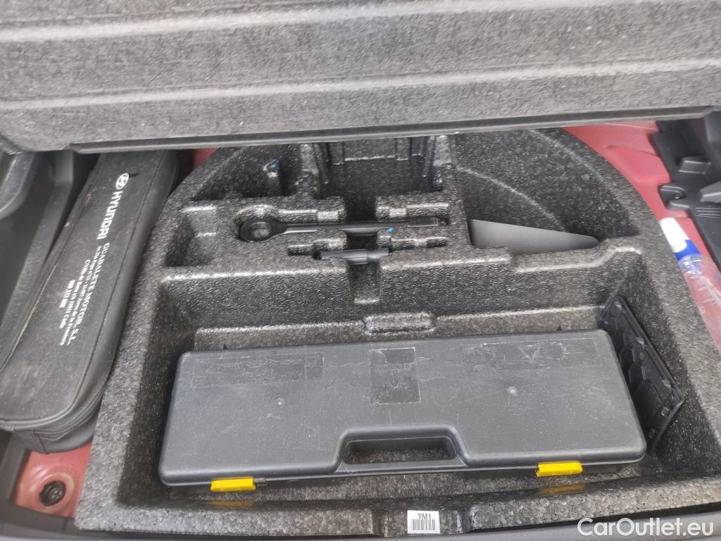  Hyundai  Konna HYUNDAI Kona / 2017 / 5P / todoterreno 1.6 GDI HEV Klass DCT #9