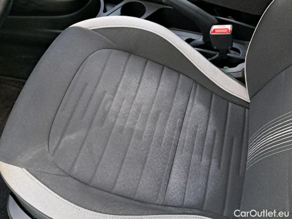  Hyundai  i10 HYUNDAI  / 2020 / 5P / berlina con portón 1.0 Tecno #3