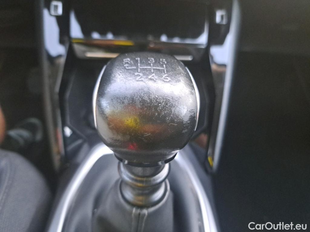  Peugeot  2008  Allure 1.5 HDi 100CV MT6 E6dT #41