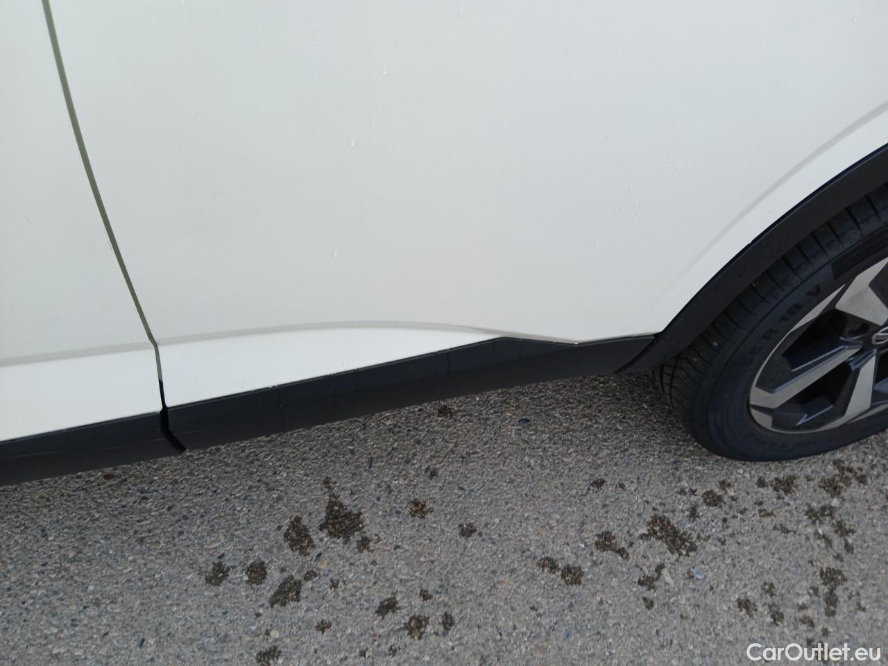  Land Rover  Discovery NISSAN QASHQAI / 2021 / 5P / todoterreno DIG-T 116kW mHEV Xtronic N-Connecta #9