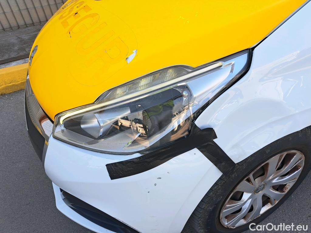  Peugeot  208 PEUGEOT  / 2015 / 5P / berlina con portón 5P ACTIVE BlueHDi 73kW (100CV) #5