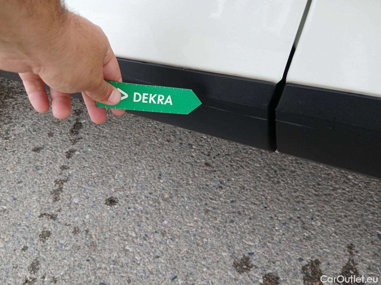  Land Rover  Discovery NISSAN QASHQAI / 2021 / 5P / todoterreno DIG-T 116kW mHEV Xtronic N-Connecta #6