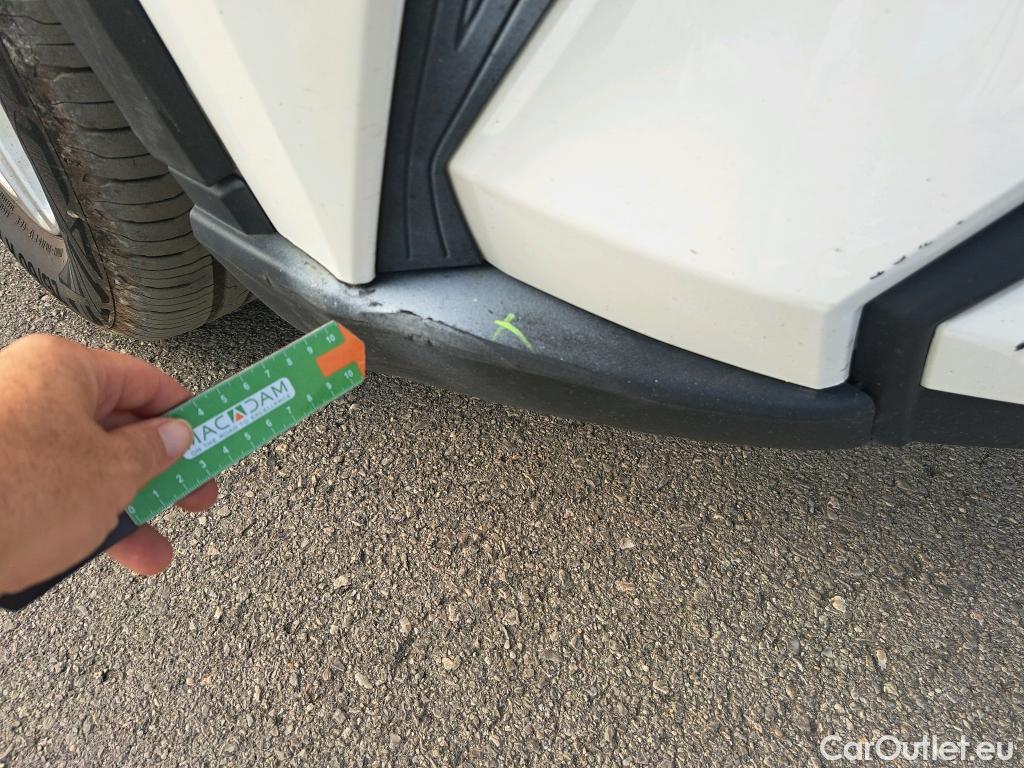  Toyota  C-HR TOYOTA  / 2019 / 5P / todoterreno 1.8 125H Active #24