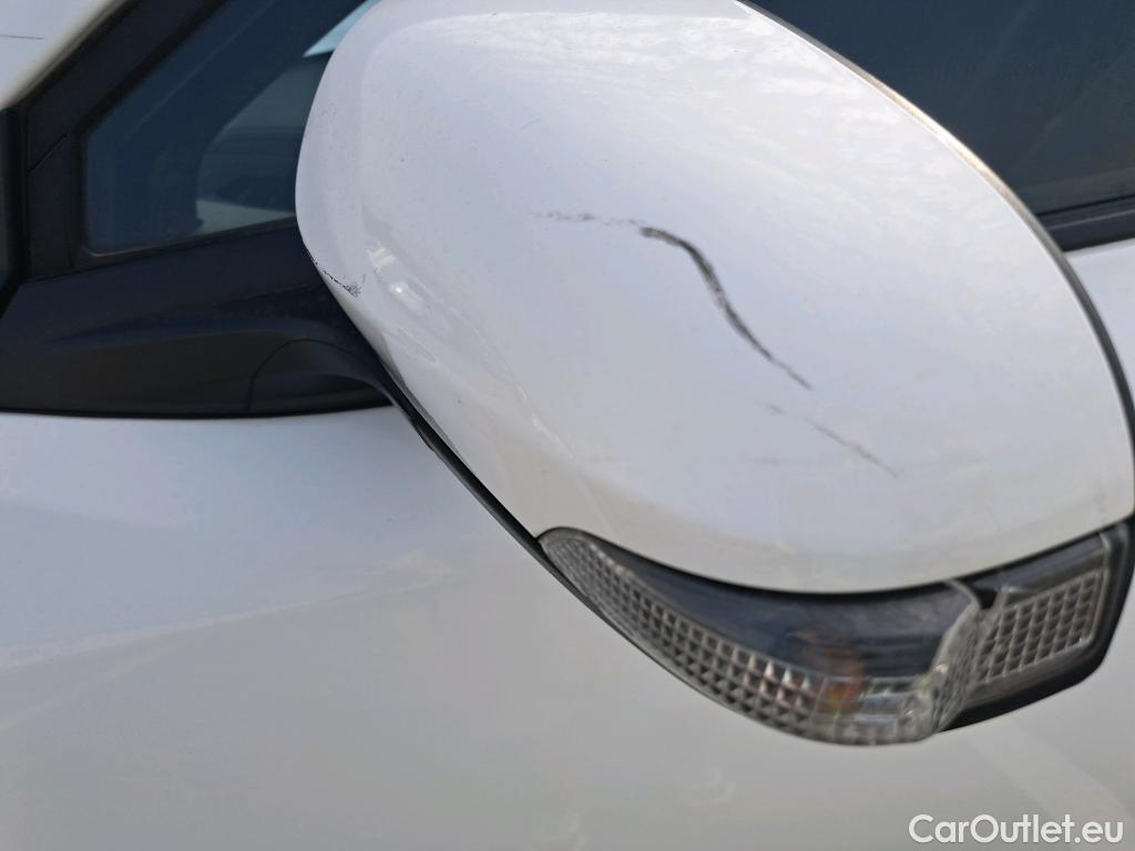  Toyota  C-HR TOYOTA  / 2019 / 5P / todoterreno 1.8 125H Active #41
