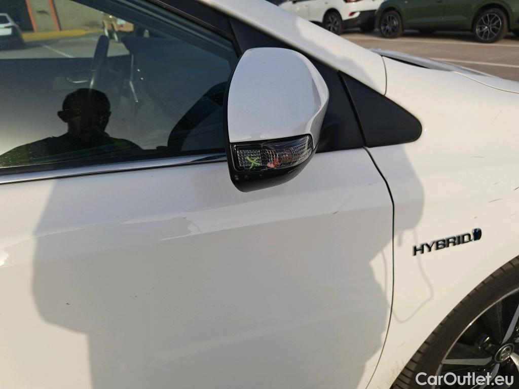  Toyota  Auris TOYOTA  5p 2G berlina con portón 1.8 140H Hybrid Feel! Edition #24
