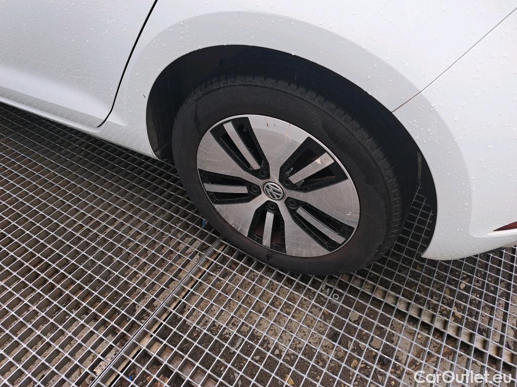  Volkswagen  Golf  VII Berlina e-35kWh #1