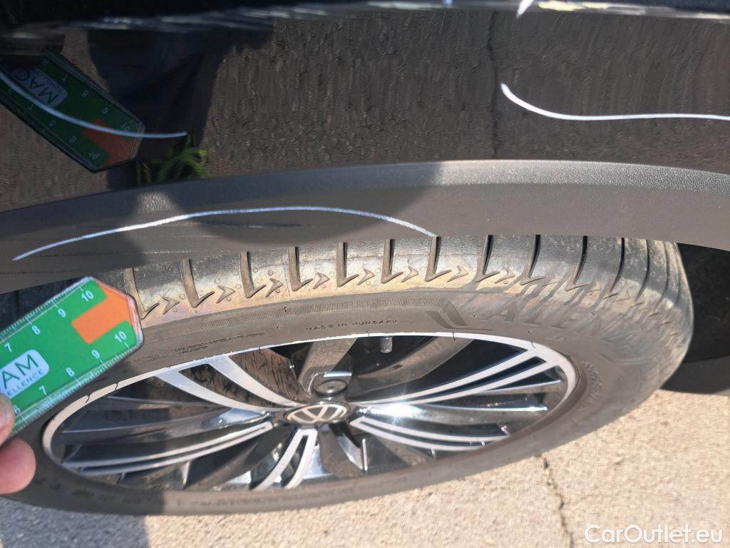  Volkswagen  Tiguan  Life 2.0 TDI 150CV AT7 E6d #45