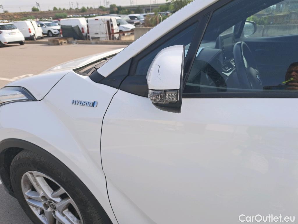  Toyota  C-HR TOYOTA  / 2019 / 5P / todoterreno 1.8 125H Active #29